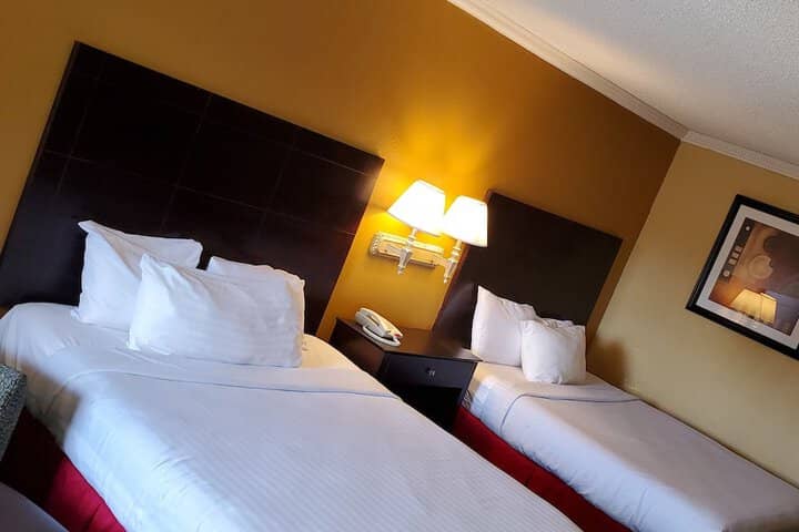 Room 4 of 34