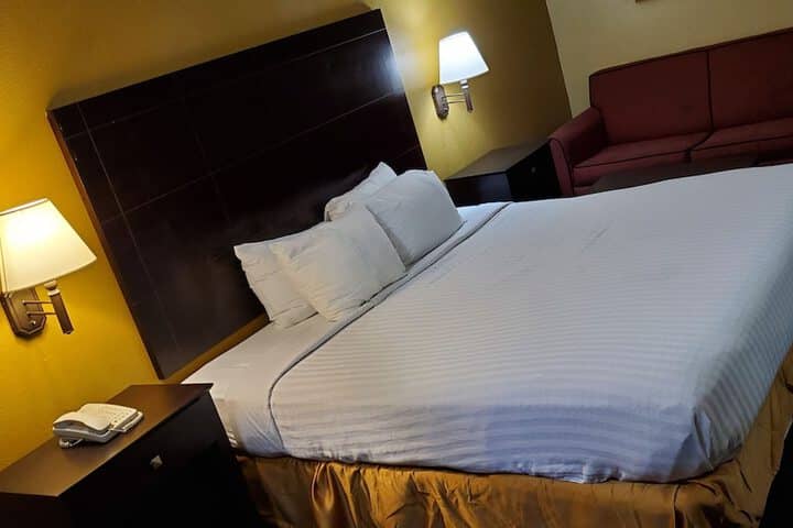 Room 16 of 34