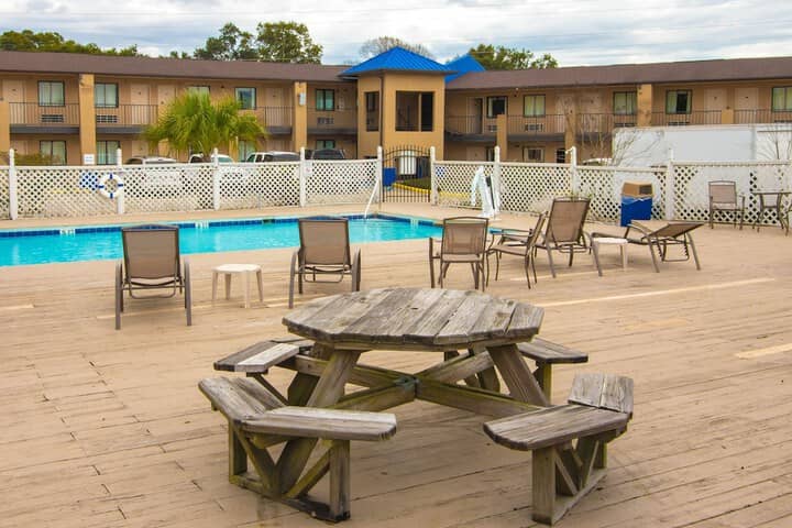 Sundeck 34 of 34