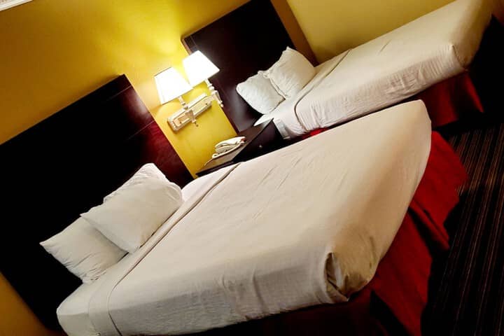 Room 8 of 34