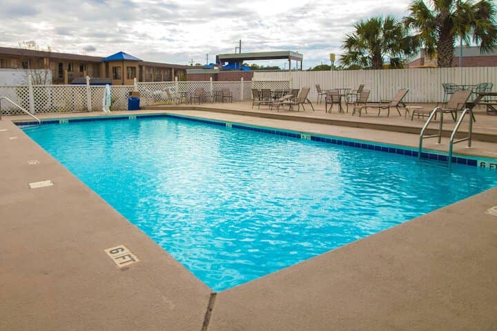 Pool 27 of 34