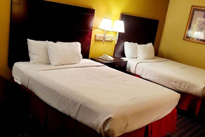 Room 9 of 34